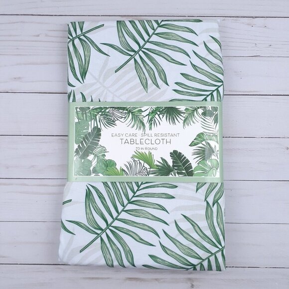 Other - Fabric Tablecloth 70 in Round Tropical Leaves Easy Care Spill Resistant